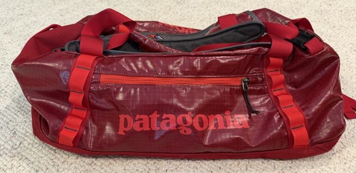 Glossy patagonia black - black, hole